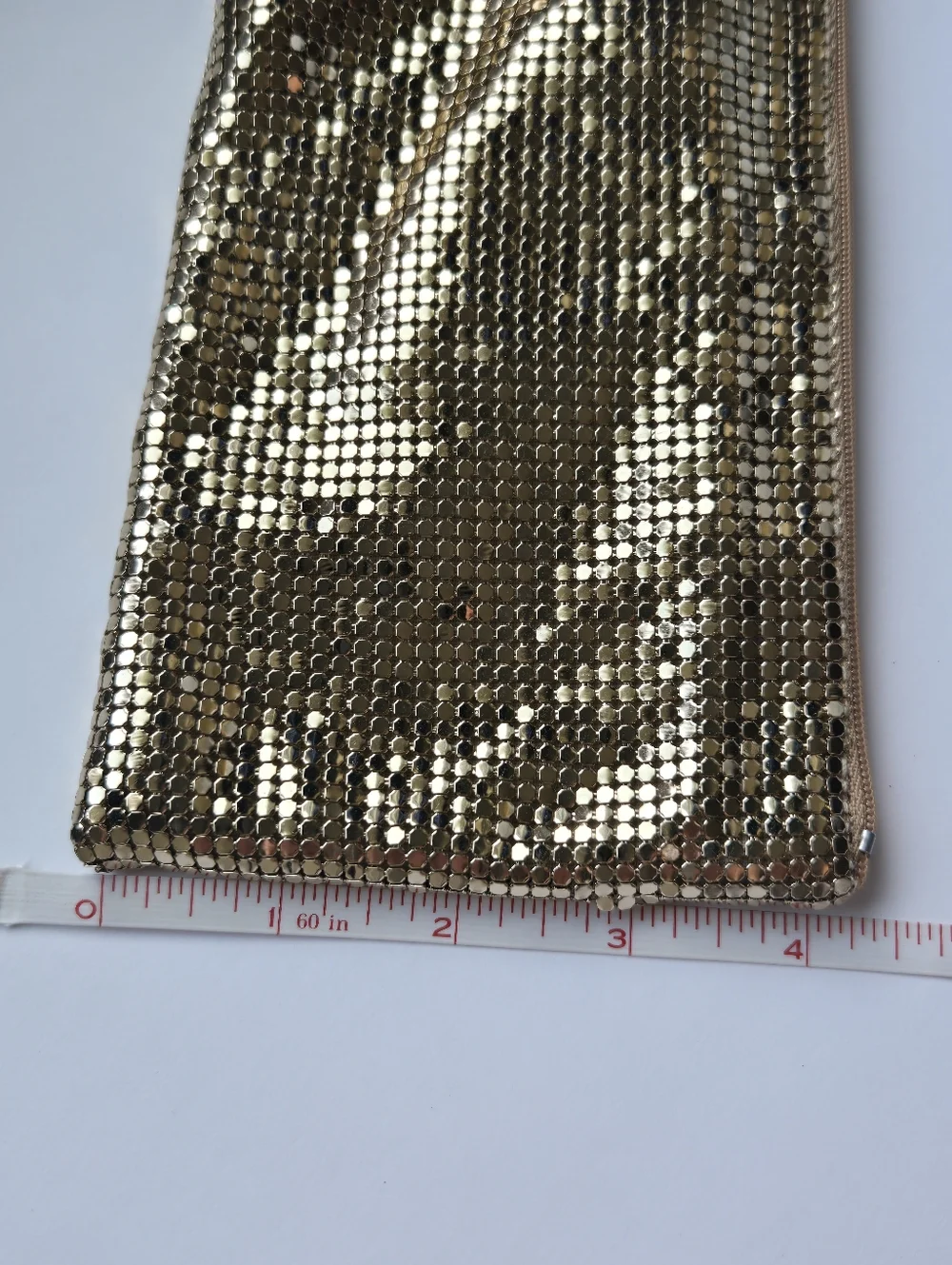 NWOT Scoop NYC Gold Metal Mesh Evening Clutch w Heart Zipper Pull - Deadstock - Picture 9 of 9